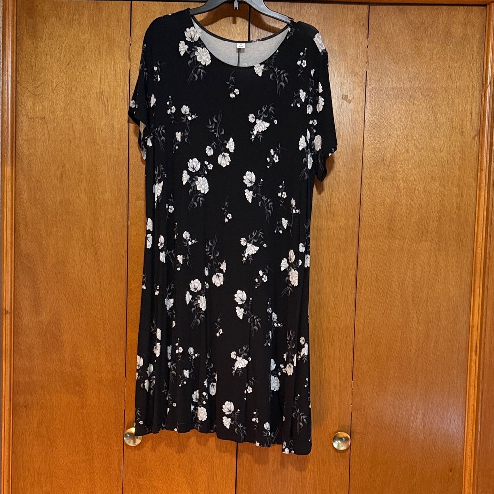 Old Navy Black and White Floral Mini Dress
